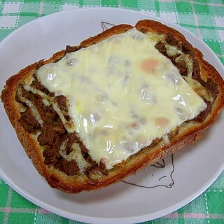 ドライカレーのマヨチーズトースト